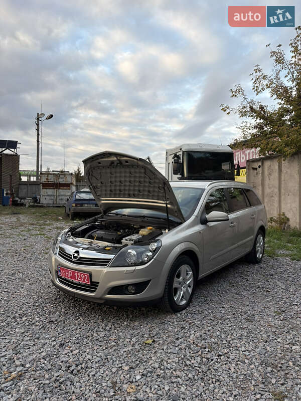 Универсал Opel Astra 2009 в Белой Церкви
