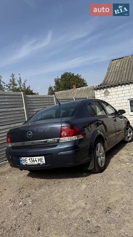 Седан Opel Astra 2008 в Первомайске