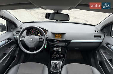 Универсал Opel Astra 2009 в 