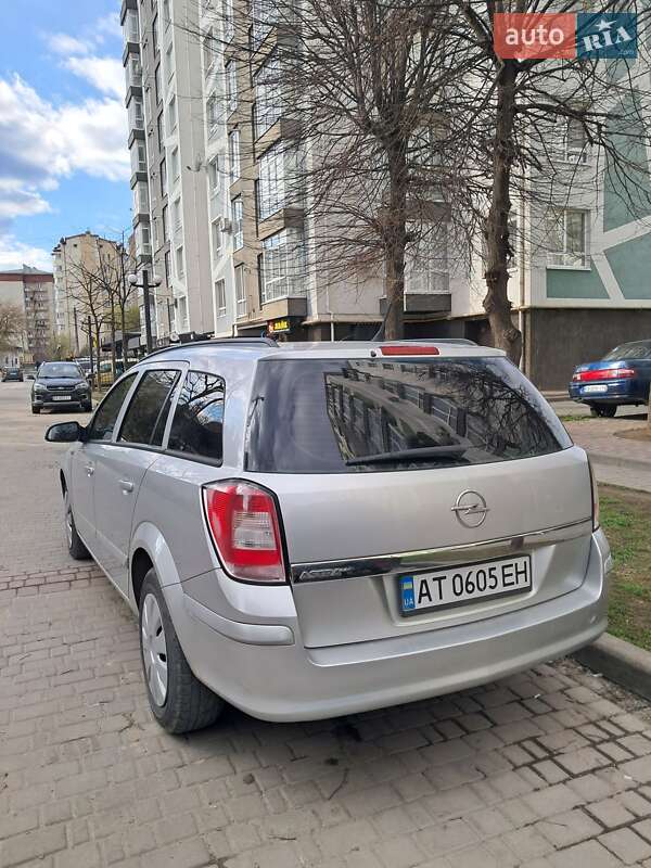 Універсал Opel Astra 2007 в Івано-Франківську