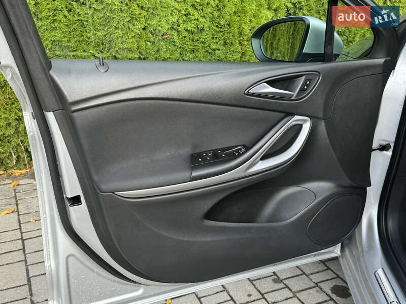 Универсал Opel Astra 2019 в Львове