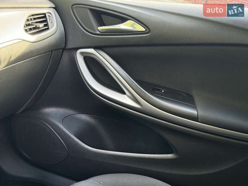 Универсал Opel Astra 2019 в Львове