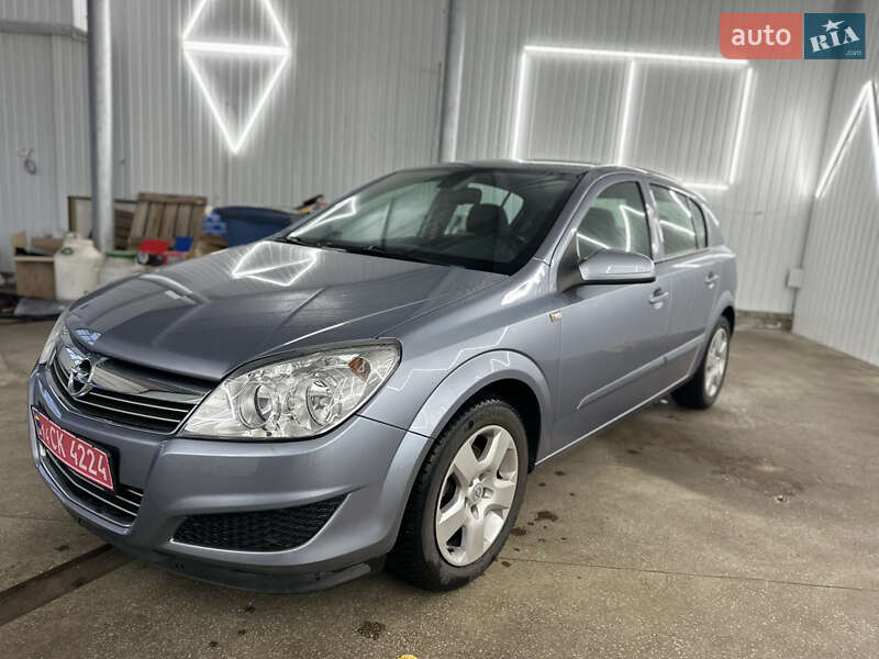 Хэтчбек Opel Astra 2008 в Виннице