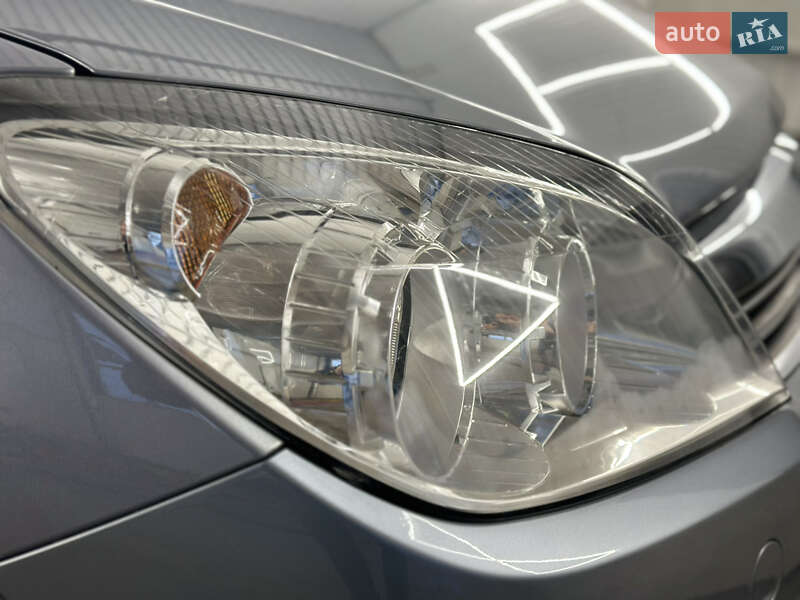Хэтчбек Opel Astra 2008 в Виннице