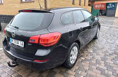 Opel Astra 2012