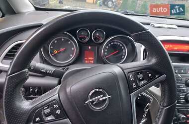 Універсал Opel Astra 2012 в 