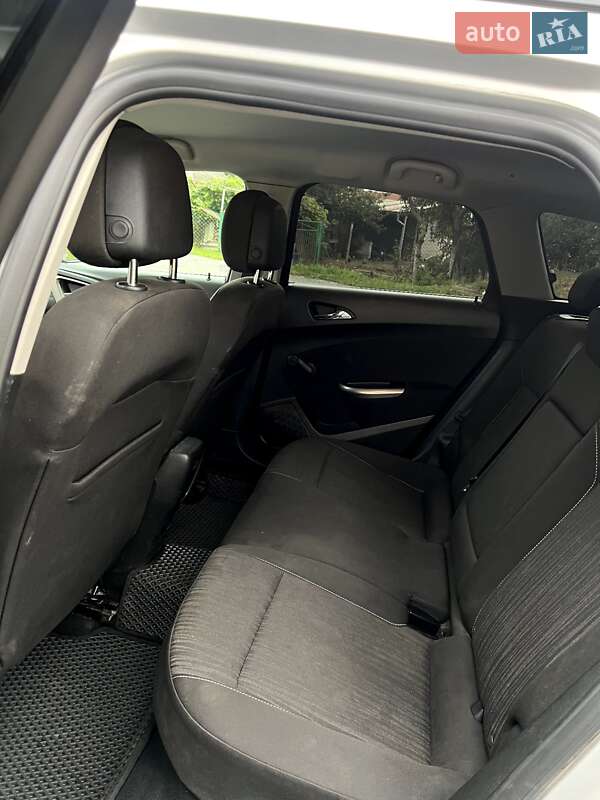 Универсал Opel Astra 2011 в Ровно фото 17 Универсал Opel Astra 2011 в Ровно