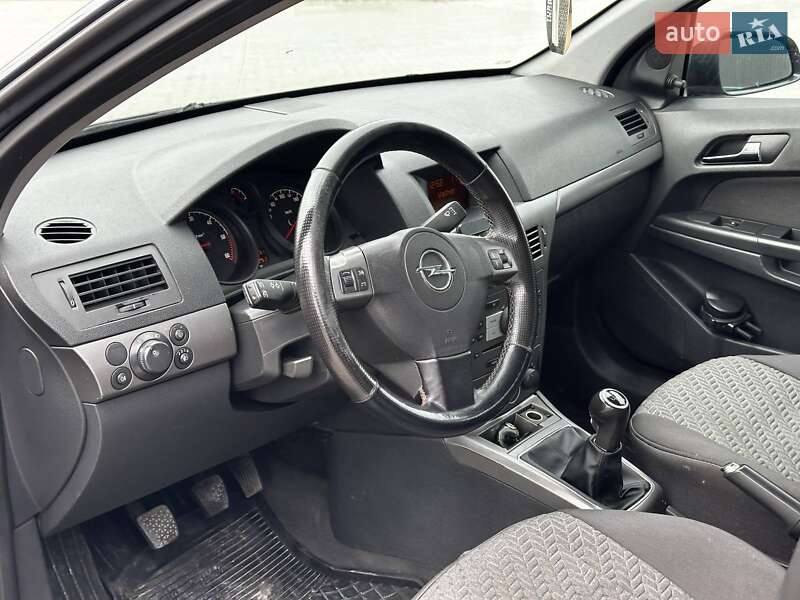 Універсал Opel Astra 2006 в Львові