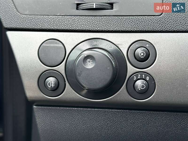 Універсал Opel Astra 2006 в Львові
