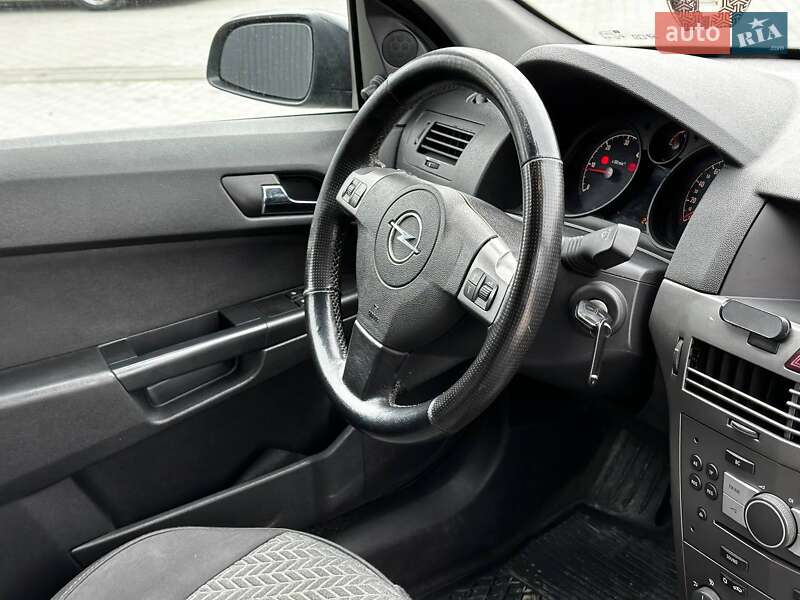 Універсал Opel Astra 2006 в Львові