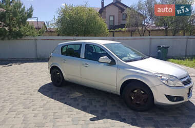 Хетчбек Opel Astra 2010 в  фото 3 Хетчбек Opel Astra 2010 в