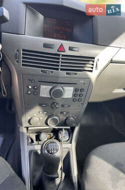 Універсал Opel Astra 2005 в 