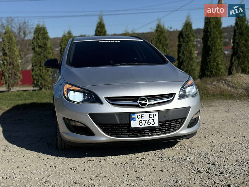 Универсал Opel Astra 2013 в Черновцах