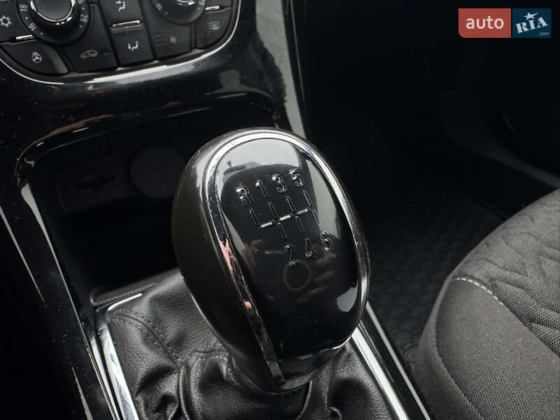 Універсал Opel Astra 2013 в Бердичеві