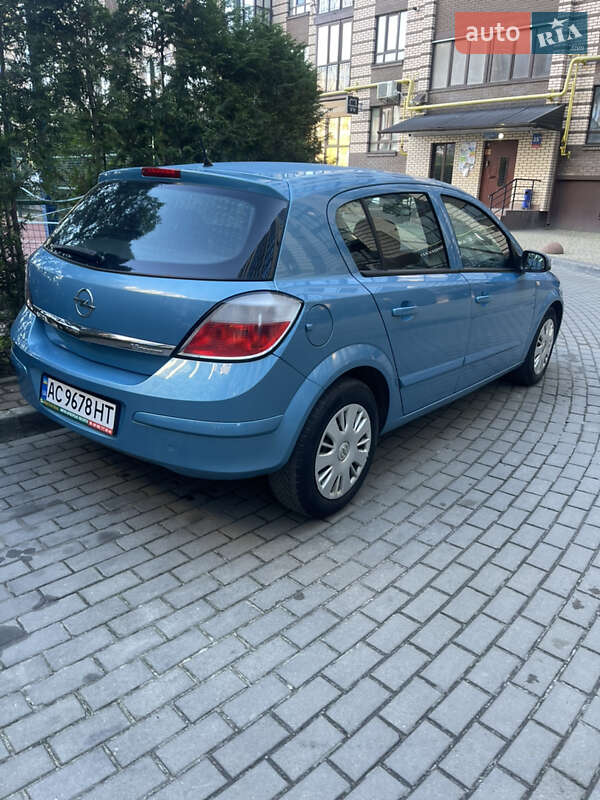 Хэтчбек Opel Astra 2005 в Луцке фото 2 Хэтчбек Opel Astra 2005 в Луцке