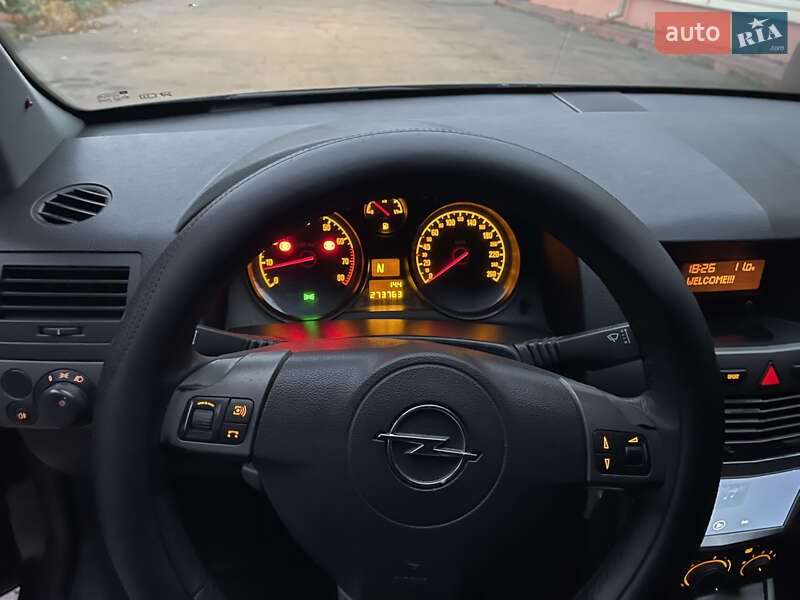 Хэтчбек Opel Astra 2006 в Виннице
