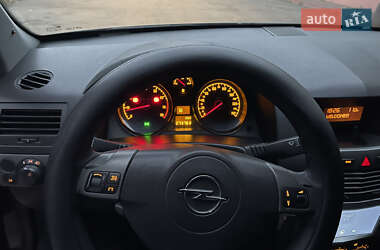 Хэтчбек Opel Astra 2006 в  фото 10 Хэтчбек Opel Astra 2006 в