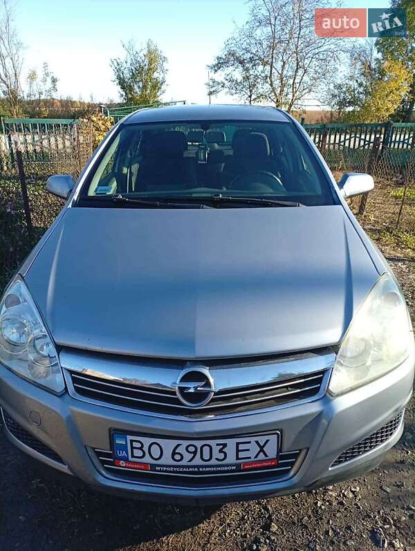 Универсал Opel Astra 2009 в Тернополе