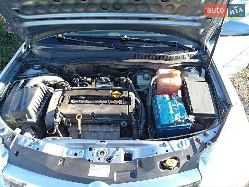 Универсал Opel Astra 2009 в Тернополе