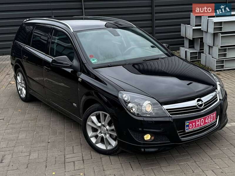 Универсал Opel Astra 2010 в Черкассах