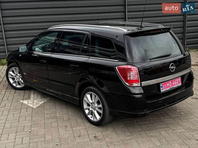 Универсал Opel Astra 2010 в Черкассах