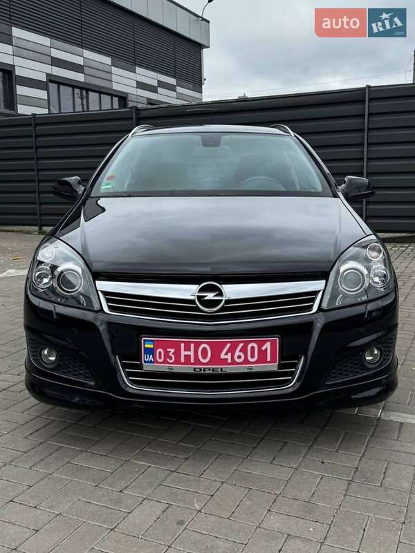 Универсал Opel Astra 2010 в Черкассах
