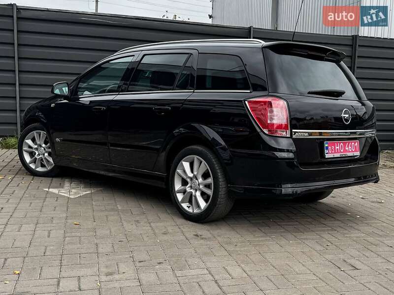 Универсал Opel Astra 2010 в Черкассах