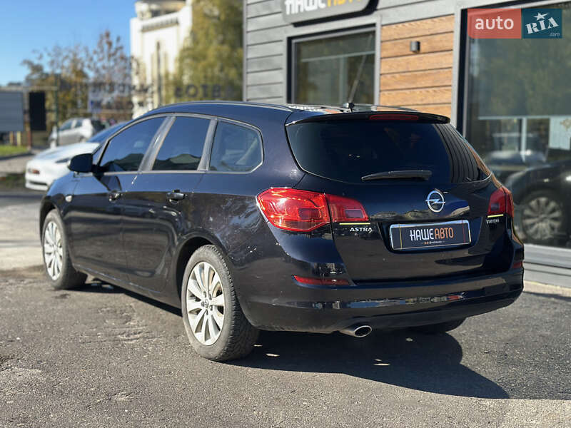 Универсал Opel Astra 2010 в Шептицькому