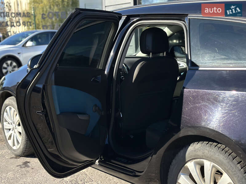 Универсал Opel Astra 2010 в Шептицькому