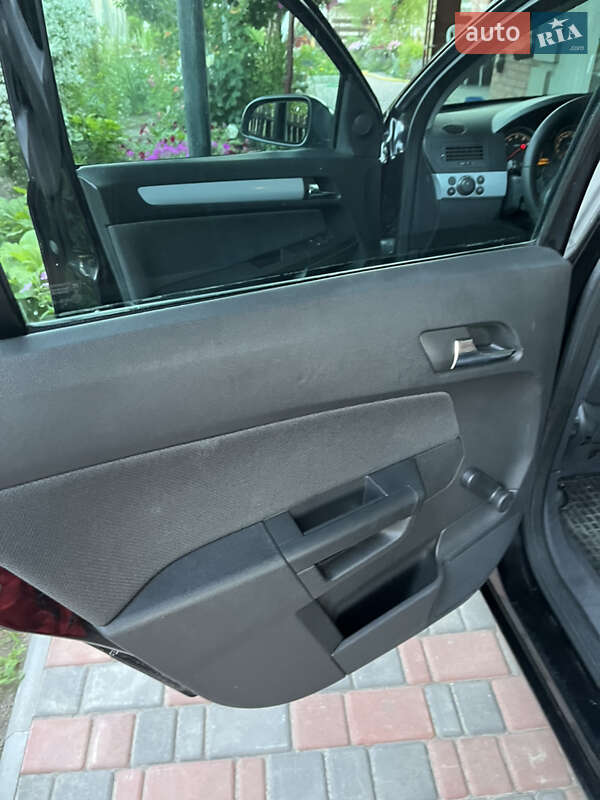 Універсал Opel Astra 2006 в Смілі