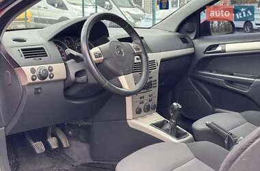Купе Opel Astra 2008 в  фото 14 Купе Opel Astra 2008 в