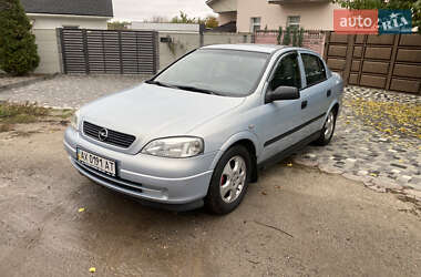 Седан Opel Astra 2004 в Харкові