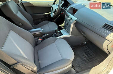 Хэтчбек Opel Astra 2014 в 