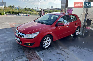 Хэтчбек Opel Astra 2007 в Хусте