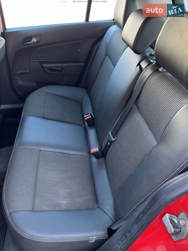 Хэтчбек Opel Astra 2007 в Хусте