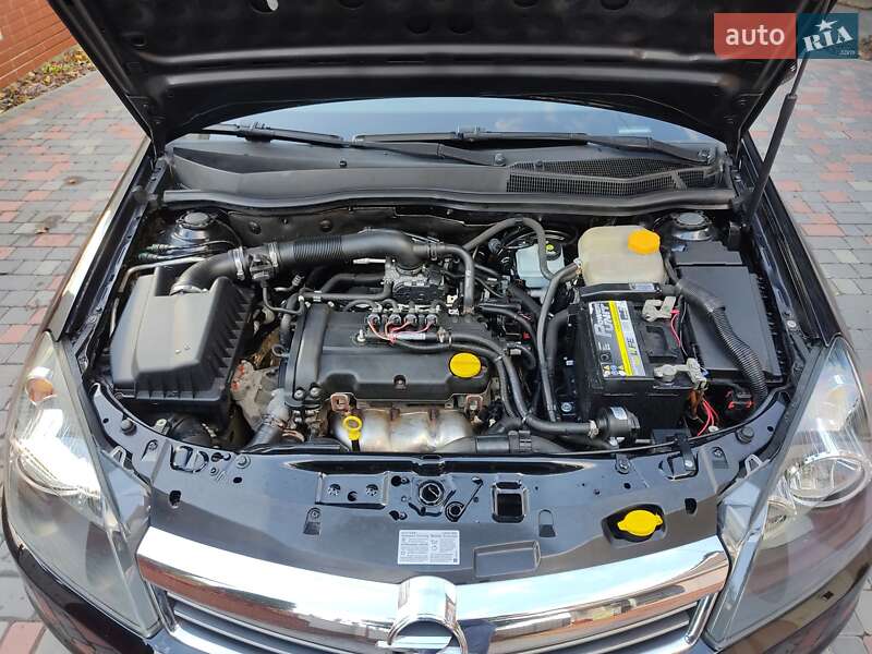 Универсал Opel Astra 2010 в Умани