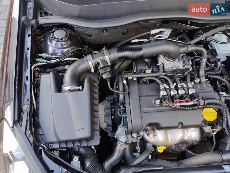 Универсал Opel Astra 2010 в Умани