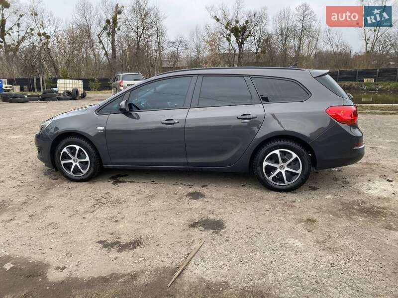 Універсал Opel Astra 2013 в Жовкві