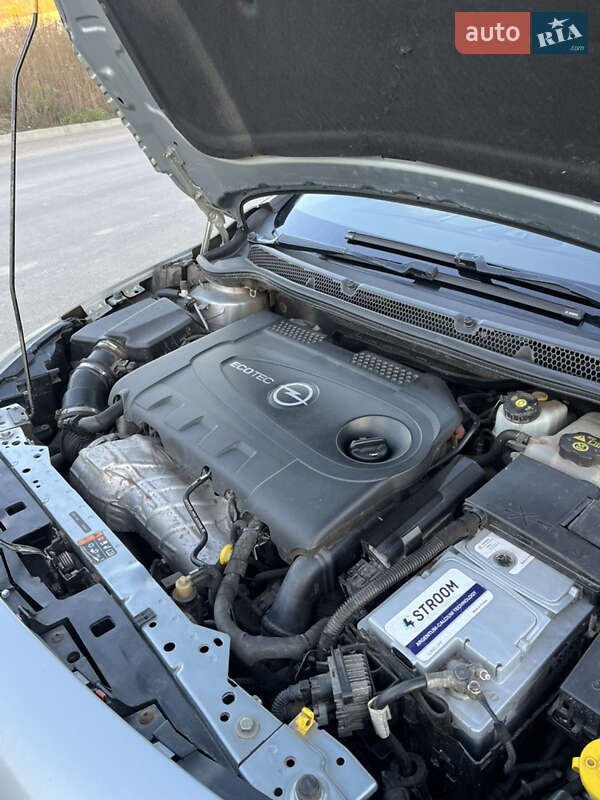 Универсал Opel Astra 2011 в Ровно