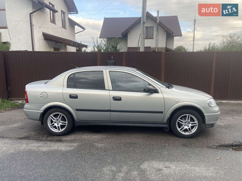 Седан Opel Astra 2008 в Києві фото 2 Седан Opel Astra 2008 в Києві