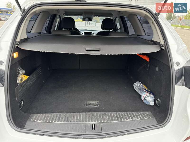 Універсал Opel Astra 2011 в Харкові