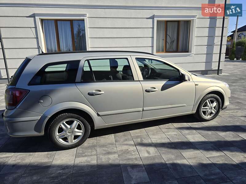 Універсал Opel Astra 2007 в Івано-Франківську