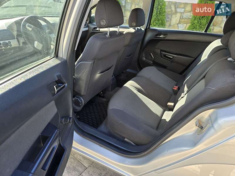 Універсал Opel Astra 2007 в Івано-Франківську