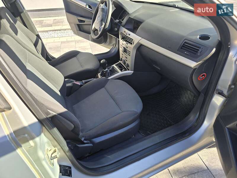 Універсал Opel Astra 2007 в Івано-Франківську