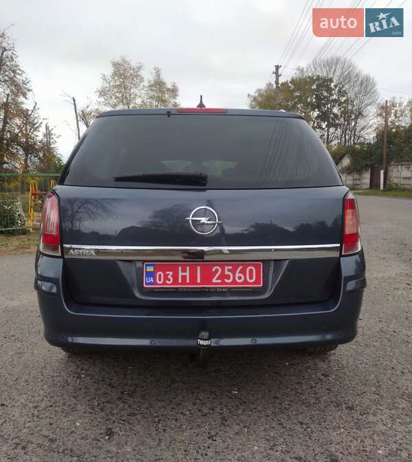 Универсал Opel Astra 2010 в Харькове