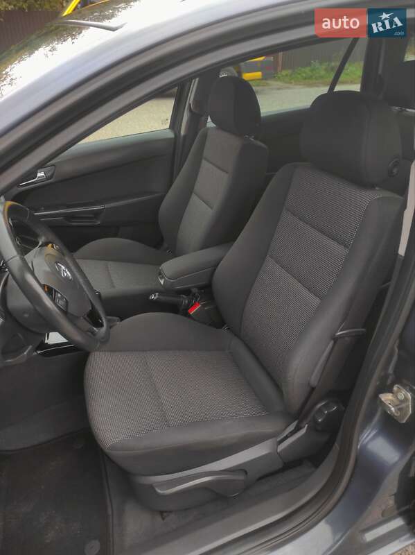 Универсал Opel Astra 2010 в Харькове