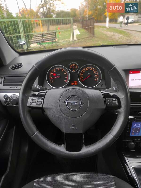 Универсал Opel Astra 2010 в Харькове
