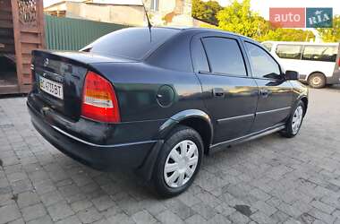 Седан Opel Astra 2008 в  фото 14 Седан Opel Astra 2008 в