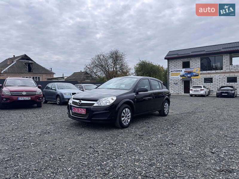Хэтчбек Opel Astra 2009 в Звенигородке