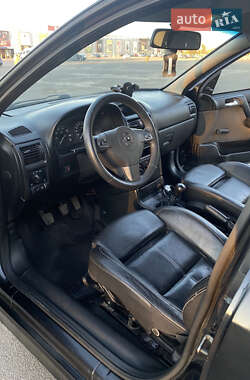 Седан Opel Astra 2005 в 